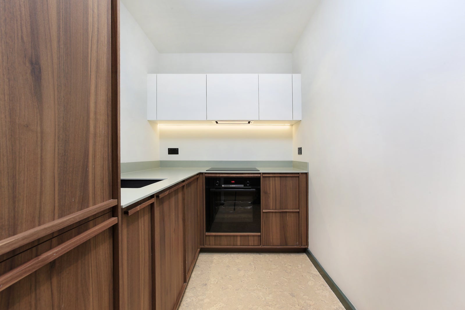 Flat All Saints Passage in Greater London