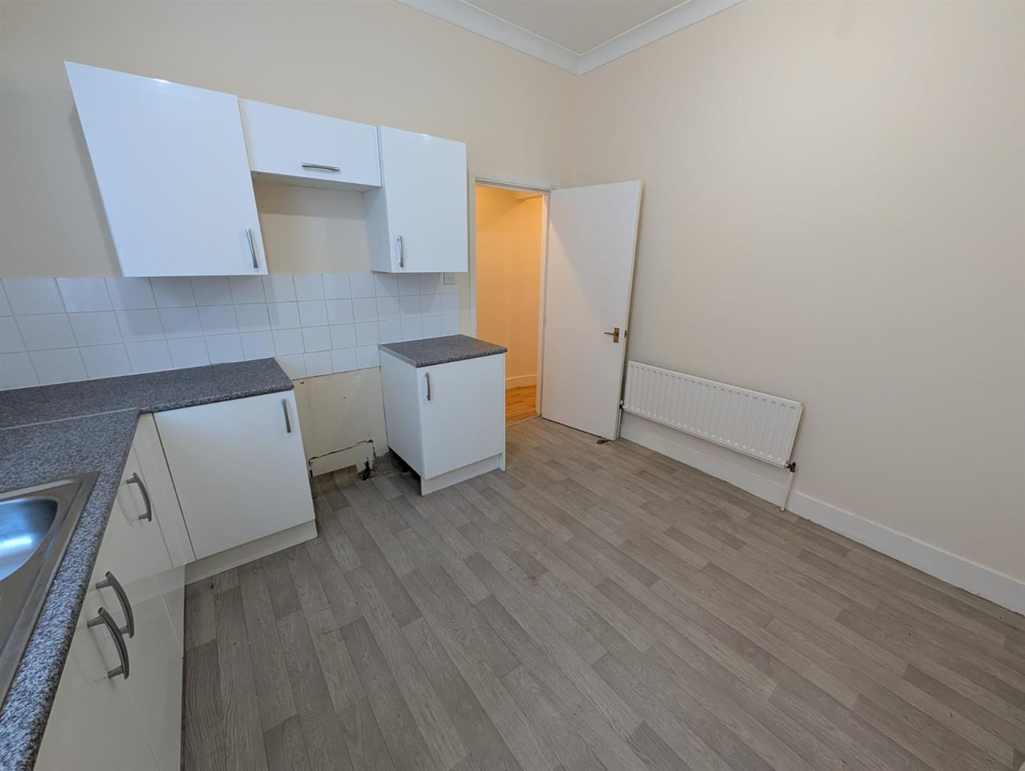 Flat Fernham Road in Greater London