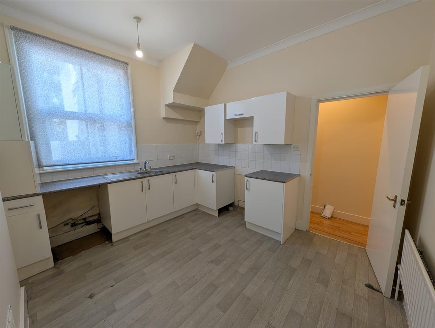 Flat Fernham Road in Greater London