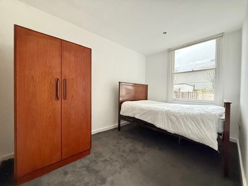 Flat Tanners Hill in Greater London