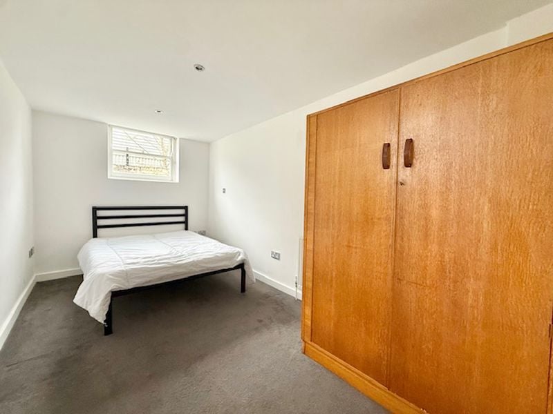 Flat Tanners Hill in Greater London