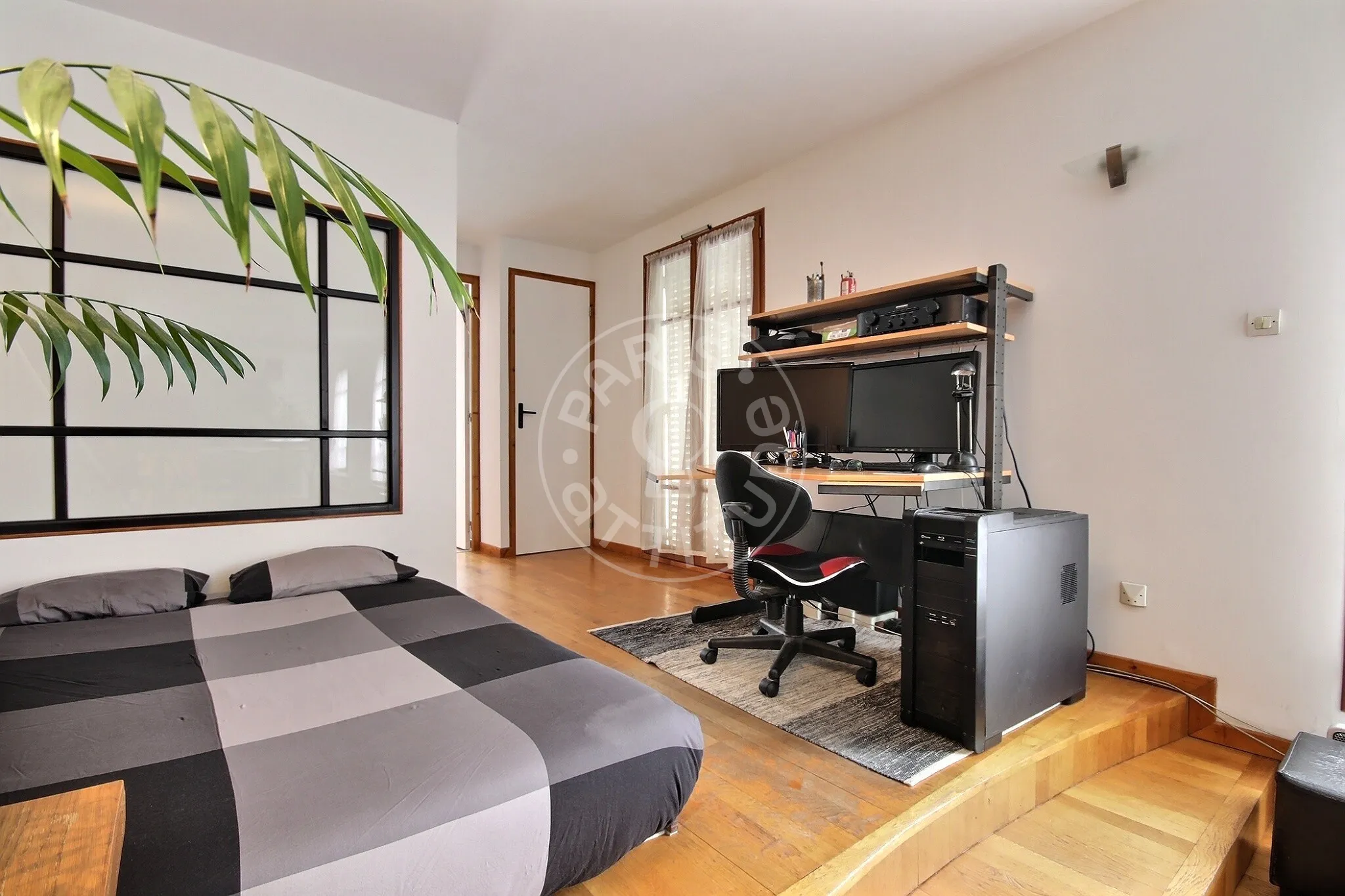 Flat Rue du Square Carpeaux in Paris