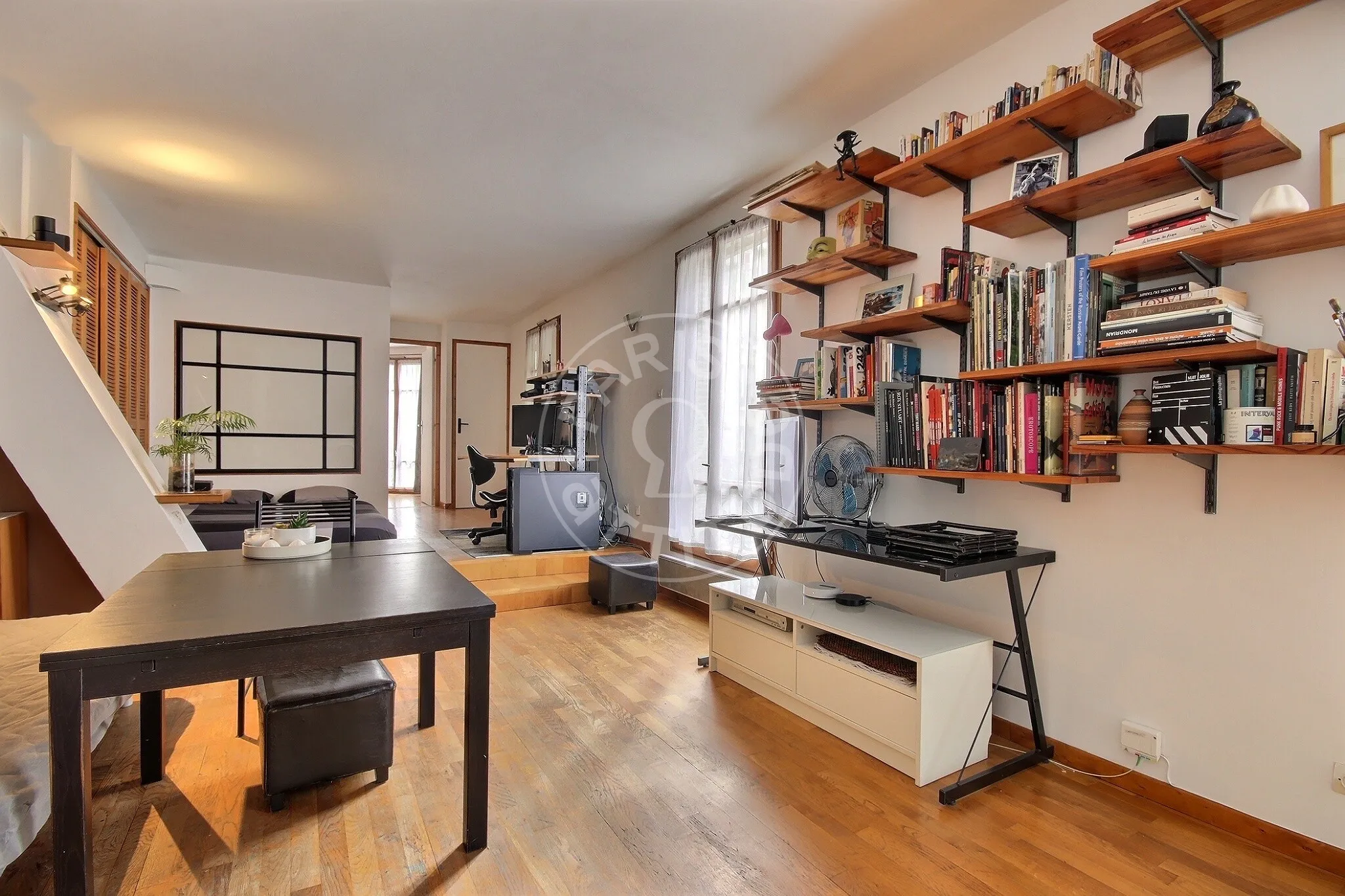 Flat Rue du Square Carpeaux in Paris