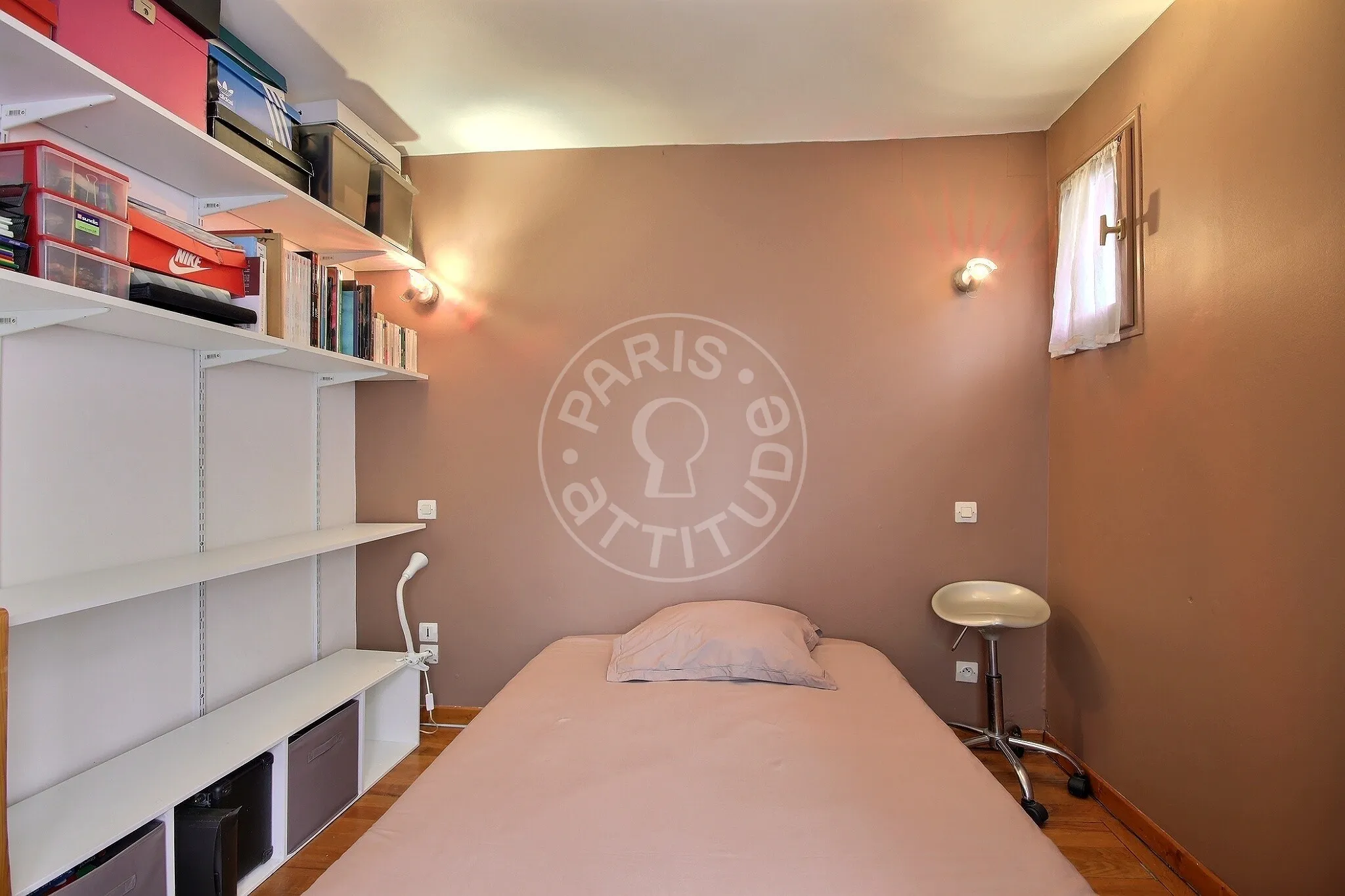 Flat Rue du Square Carpeaux in Paris