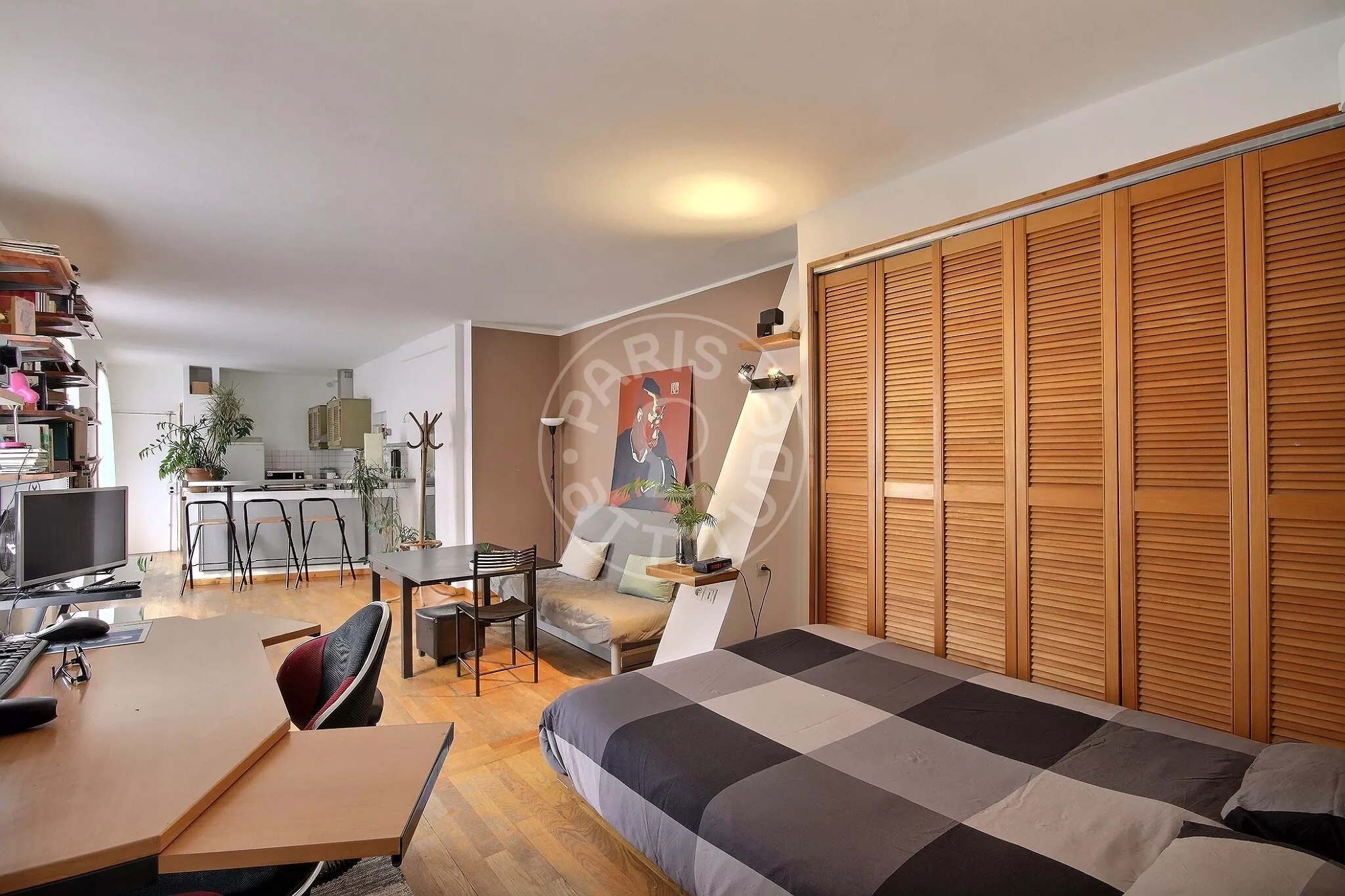 Flat Rue du Square Carpeaux in Paris