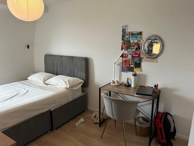 Room Bishops Bridge Road in City of Westminster