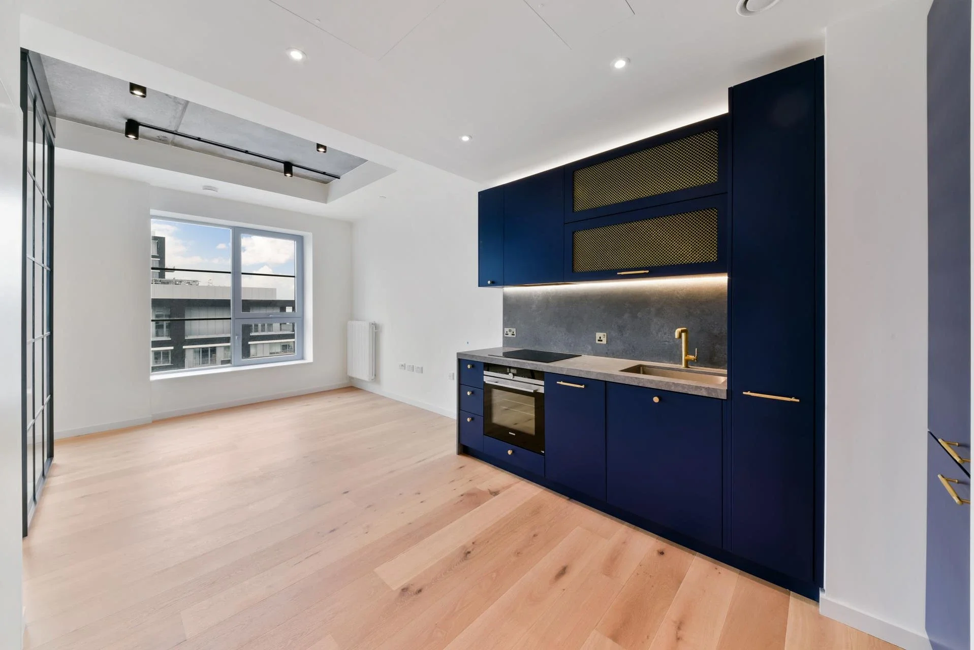 Flat Orchard Place in Greater London