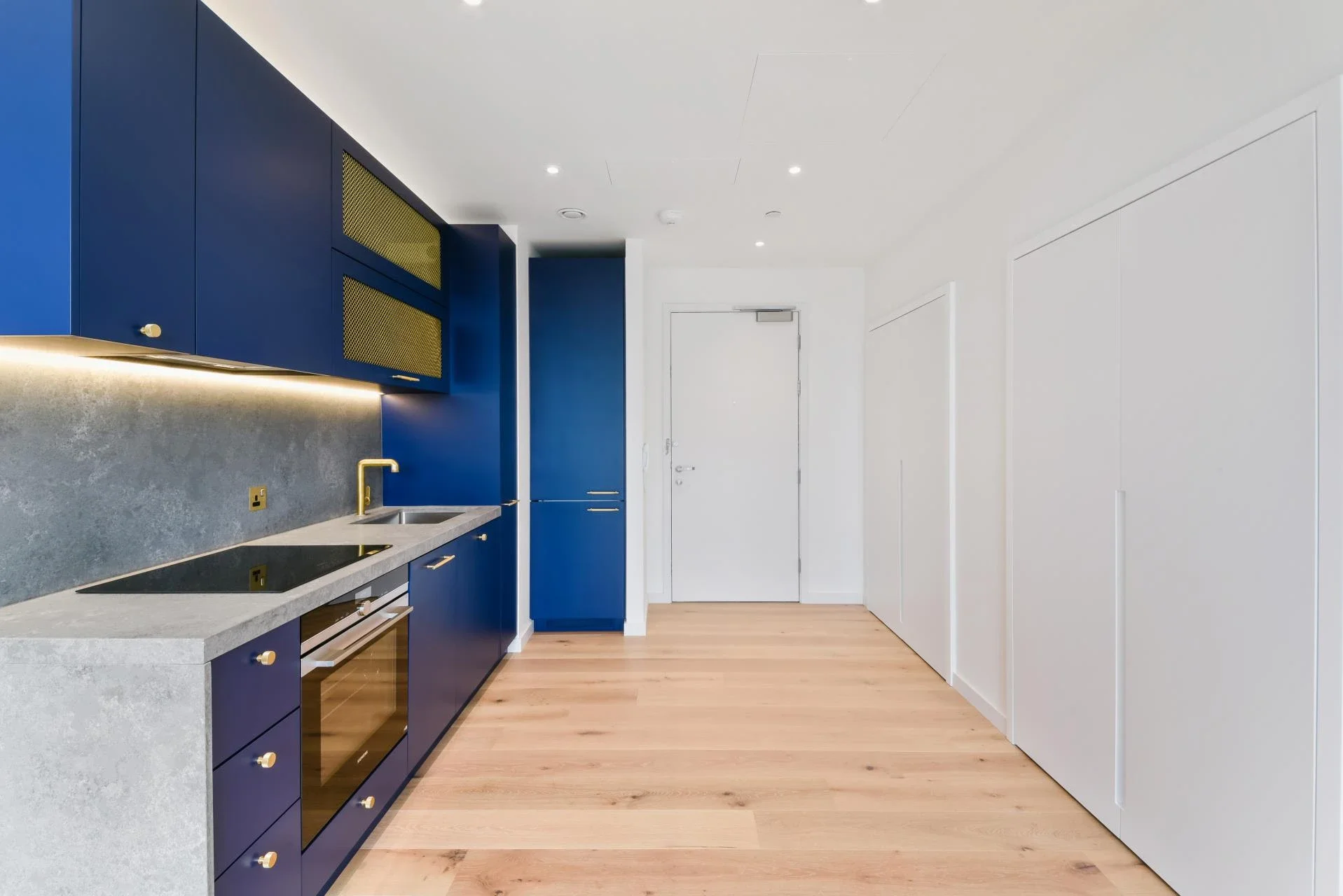 Flat Orchard Place in Greater London