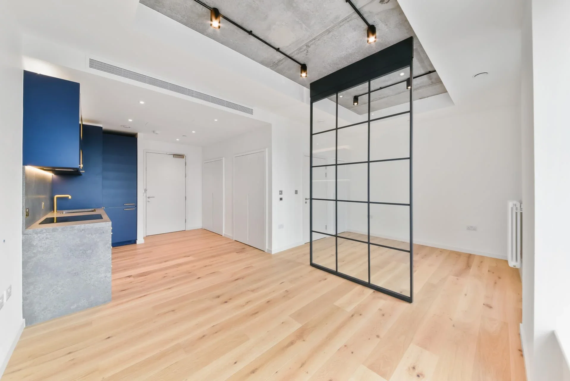 Flat Orchard Place in Greater London