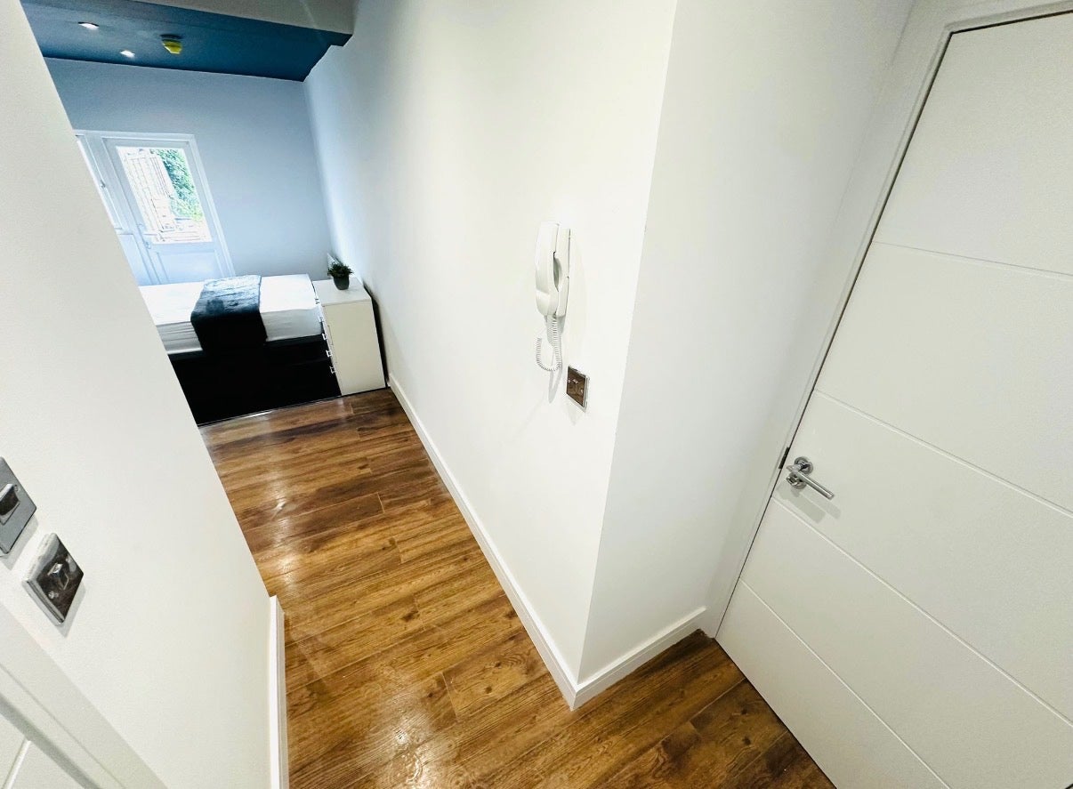 Room Byron Road in Greater London