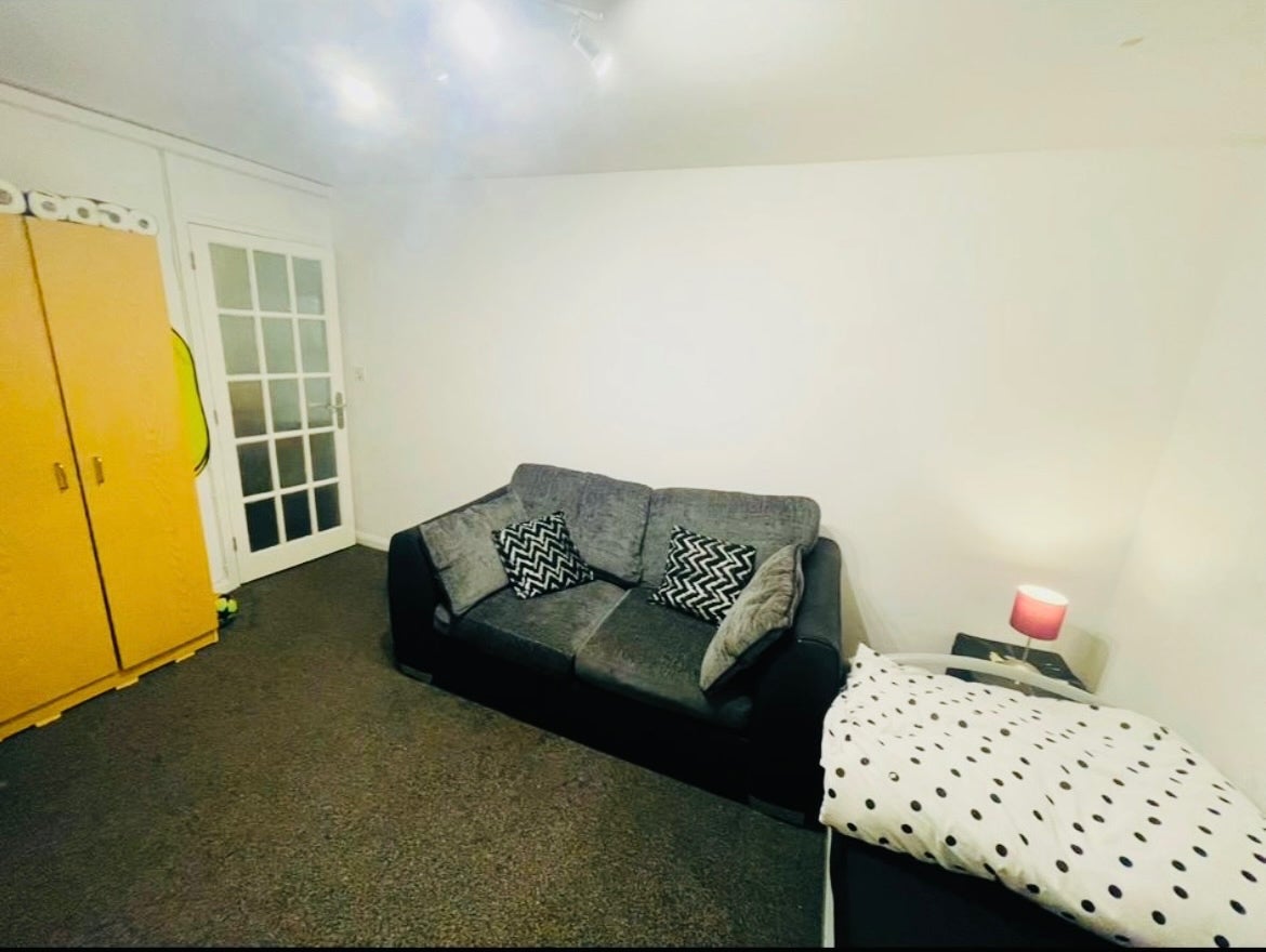 Room Preston Hill in Greater London