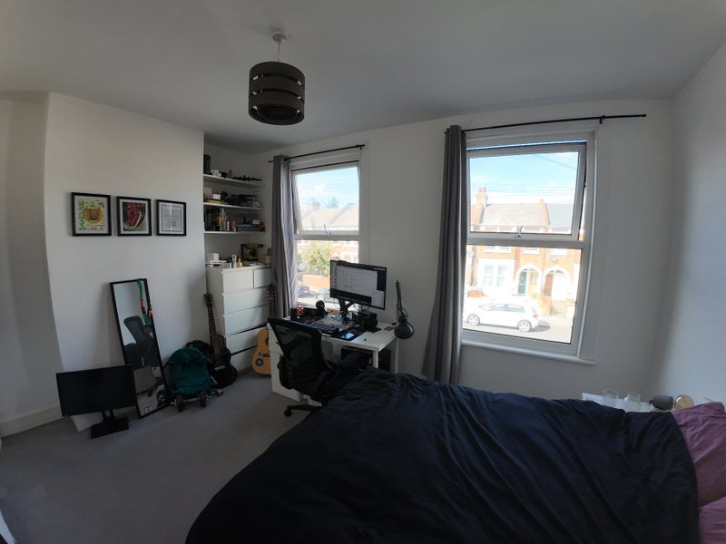 Room Fountain Road in Greater London
