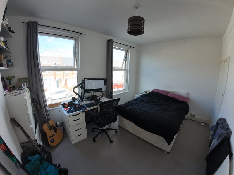 Room Fountain Road in Greater London