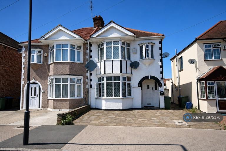 House Kathleen Avenue in Greater London