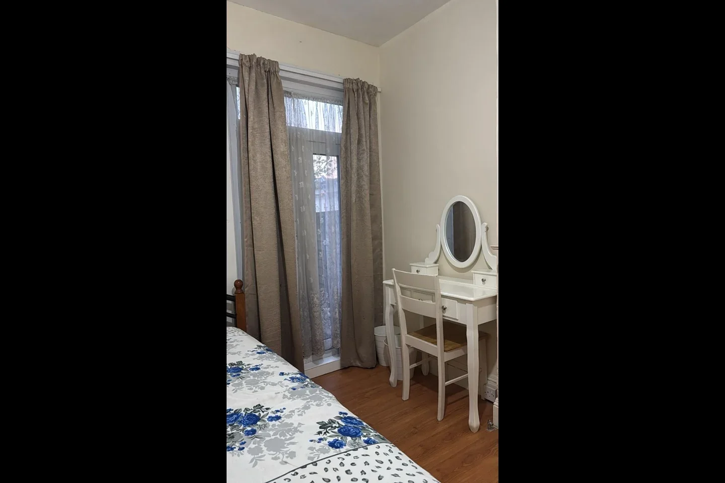 Room Pemdevon Road in Greater London