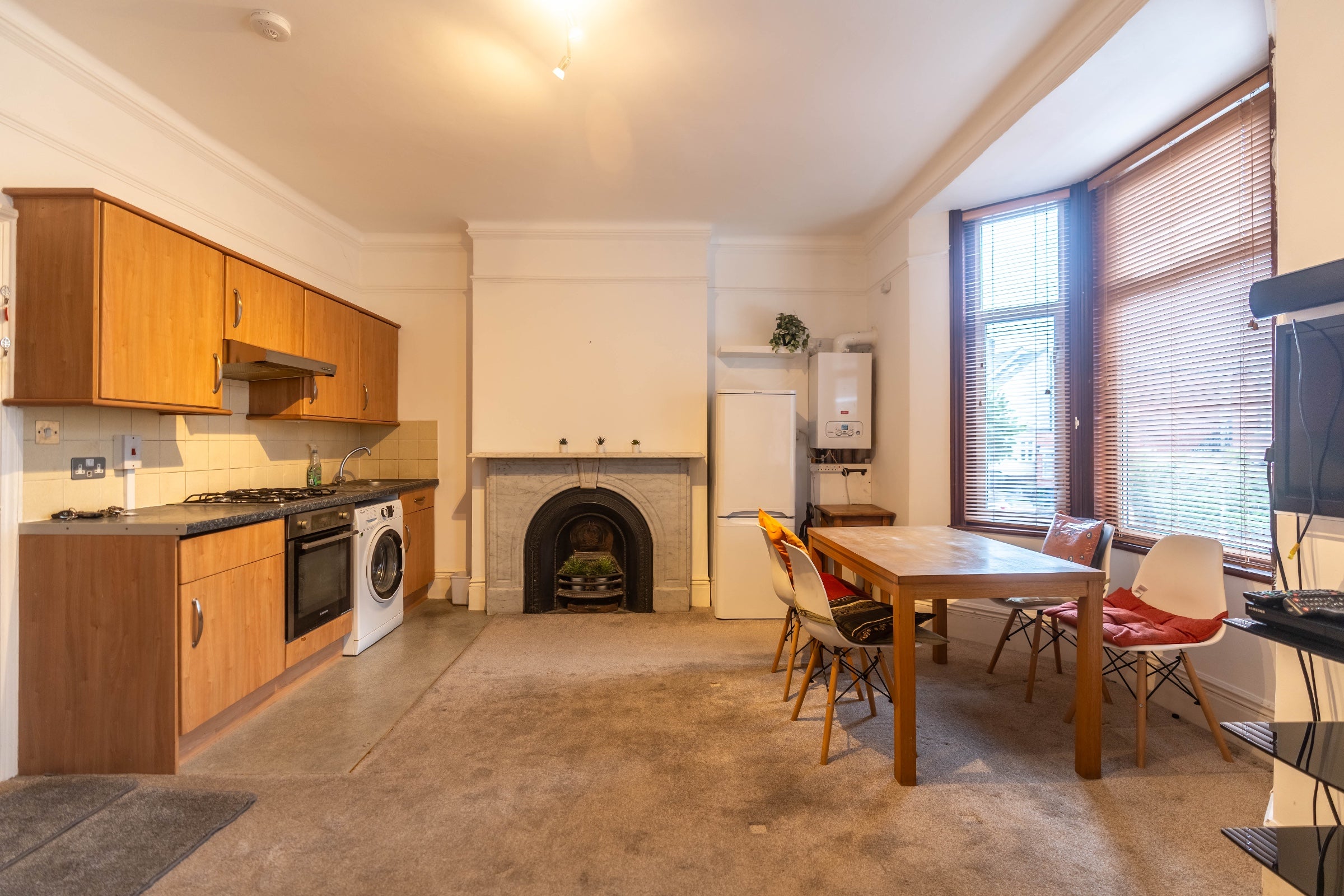Flat Bellevue Road in Greater London