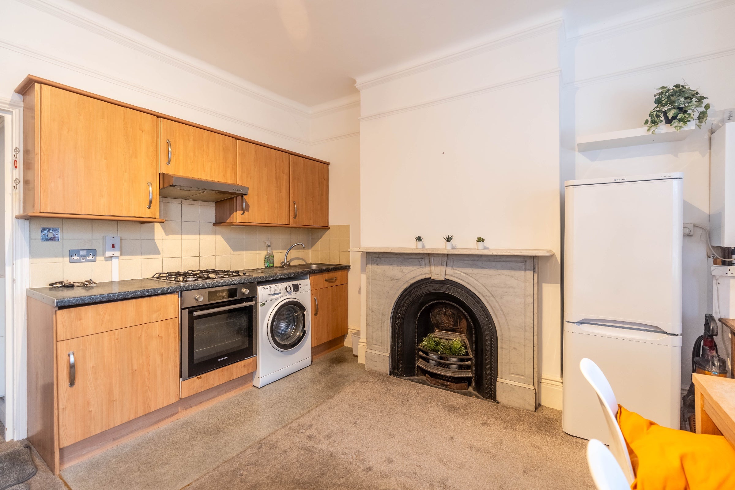 Flat Bellevue Road in Greater London