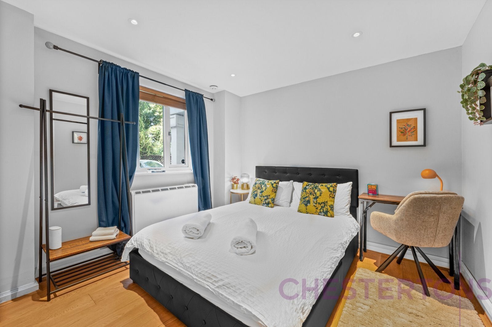 Flat Riverside Court in Greater London