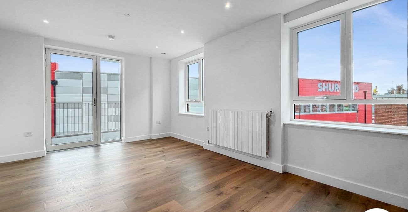 Flat Griffin Manor Way in Greater London