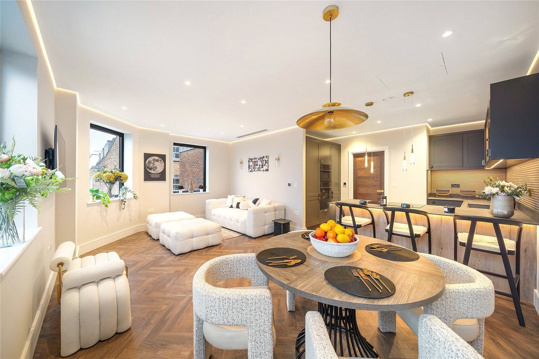 Flat Black Lion Mews in Greater London