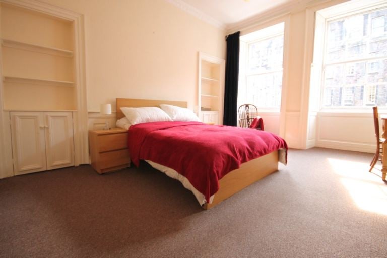 Flat James' Court in City of Edinburgh