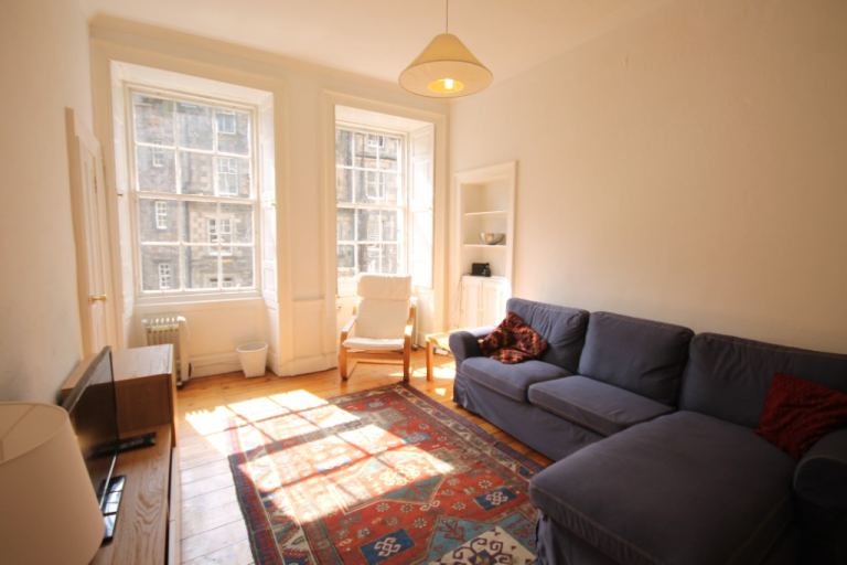 Flat James' Court in City of Edinburgh