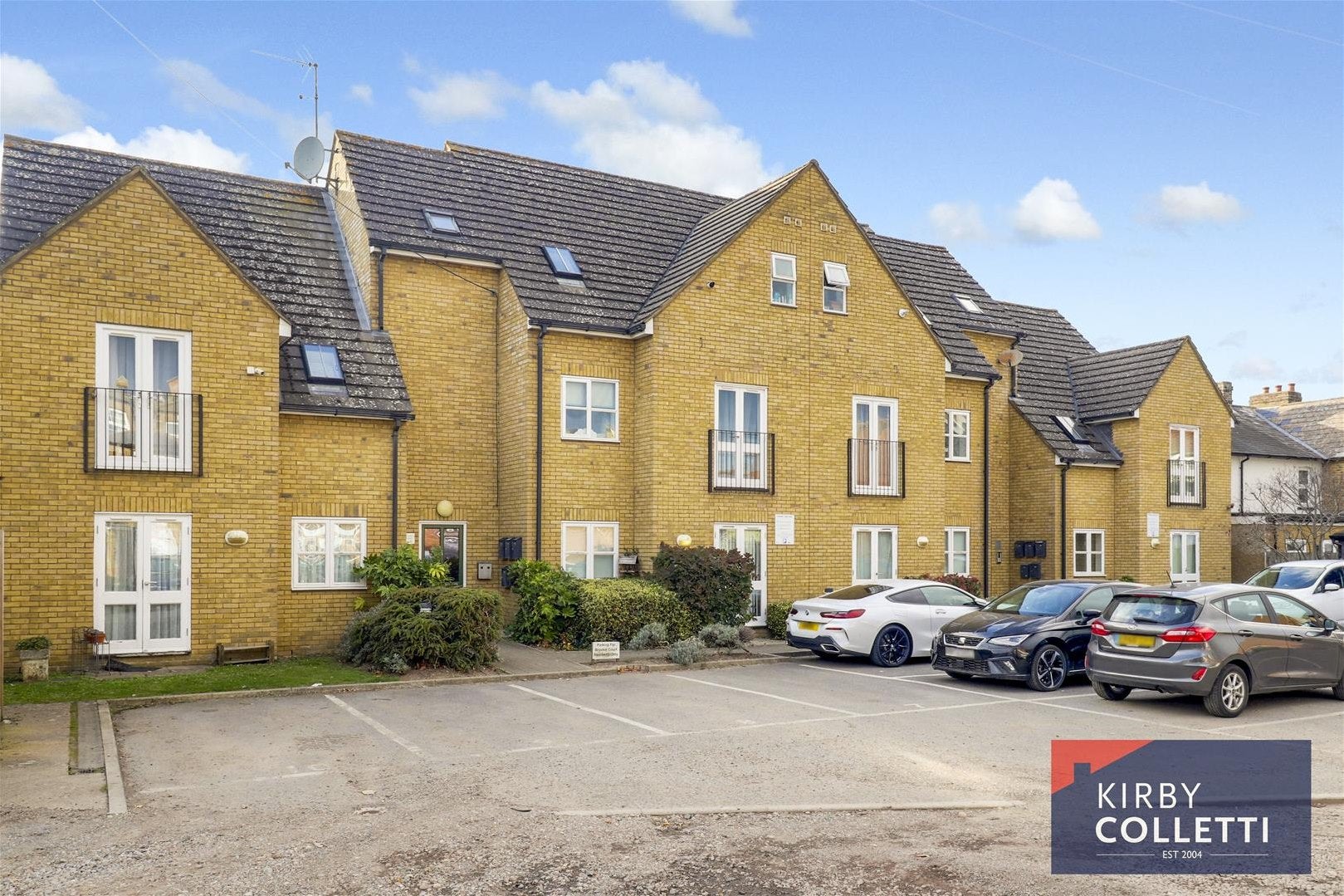 Flat Lowfield Lane in Hoddesdon
