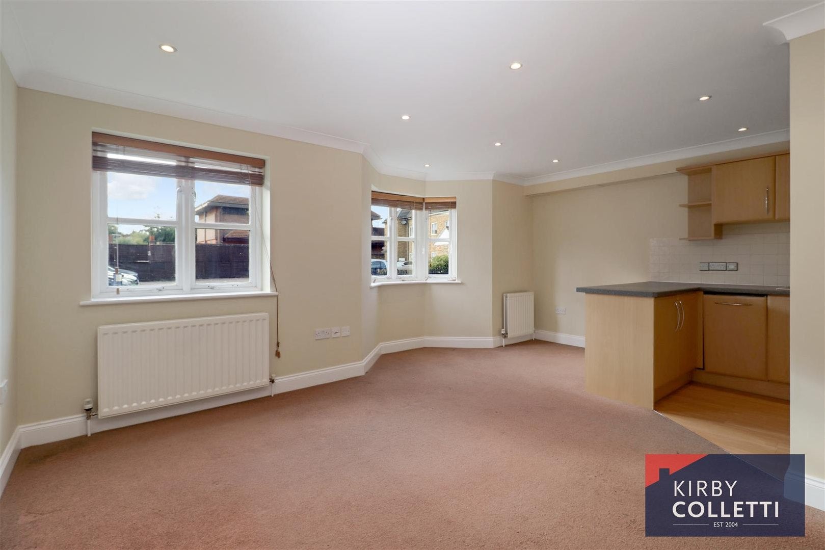Flat Lowfield Lane in Hoddesdon