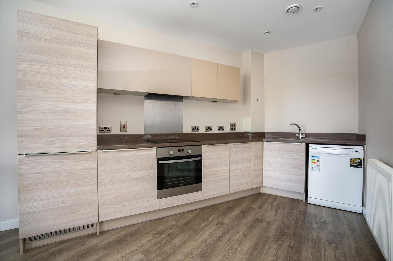 Flat Wandle Road in Greater London