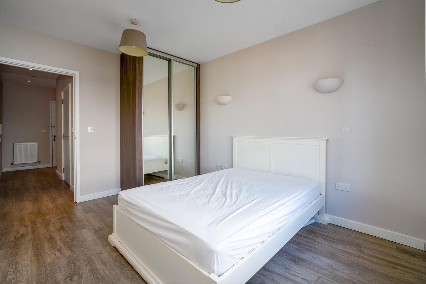 Flat Wandle Road in Greater London