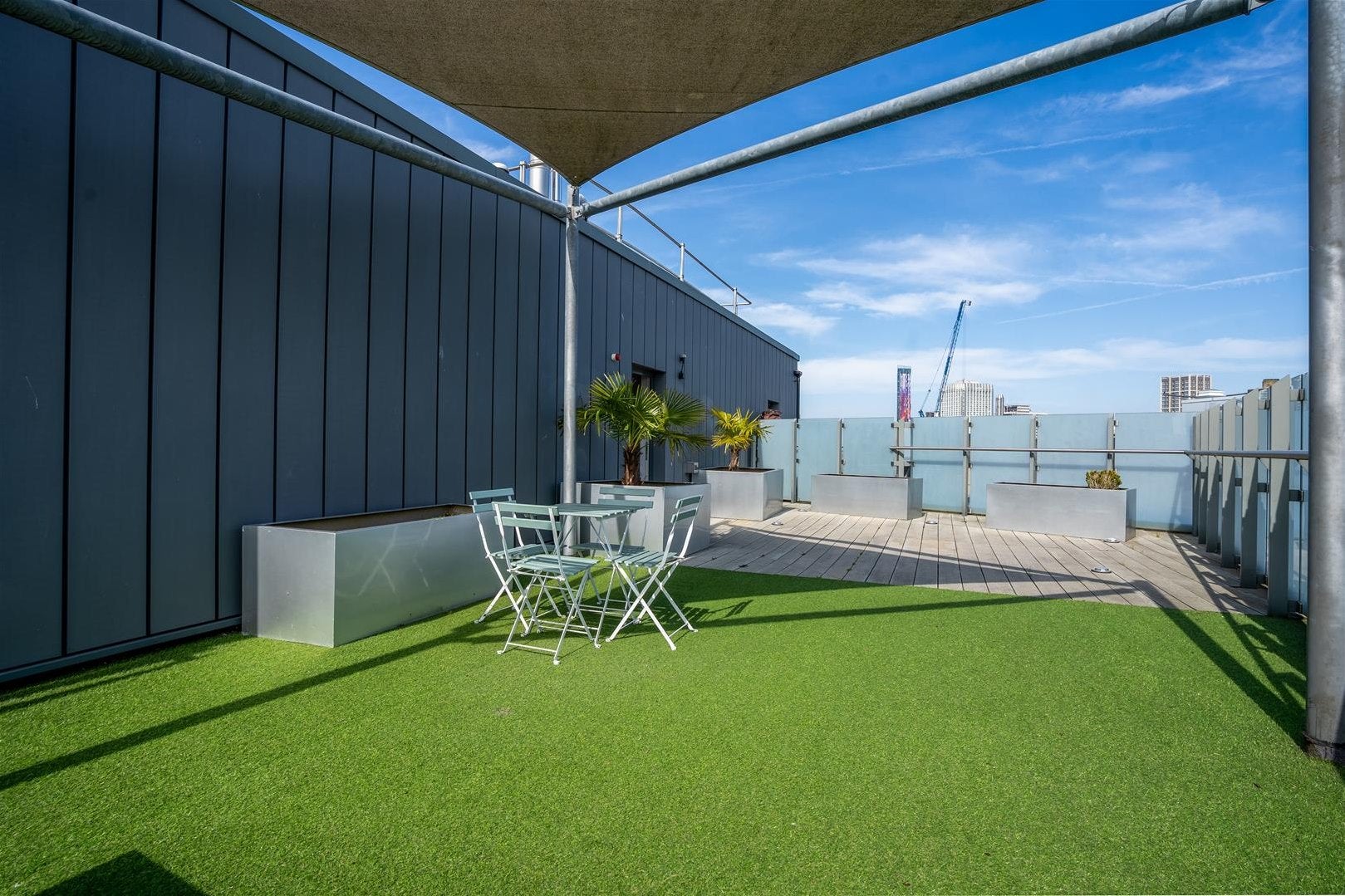 Flat Wandle Road in Greater London