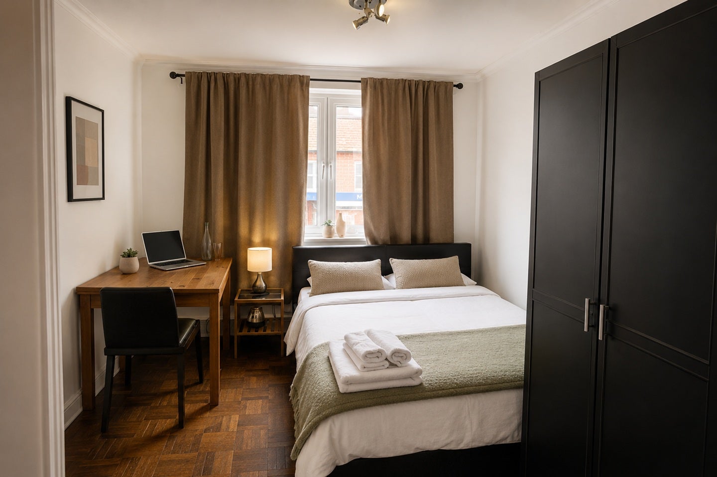 Room East Ferry Road in Greater London