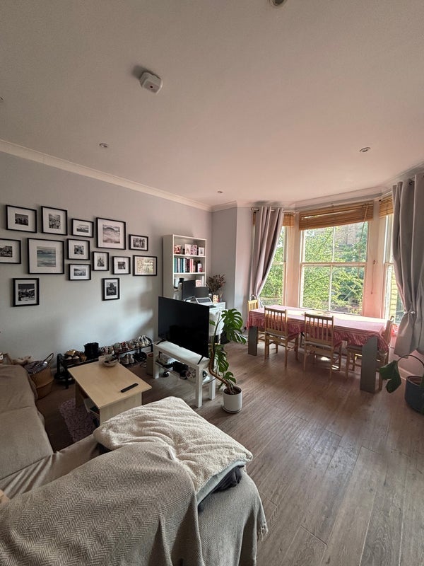 Room Sandmere Road in Greater London