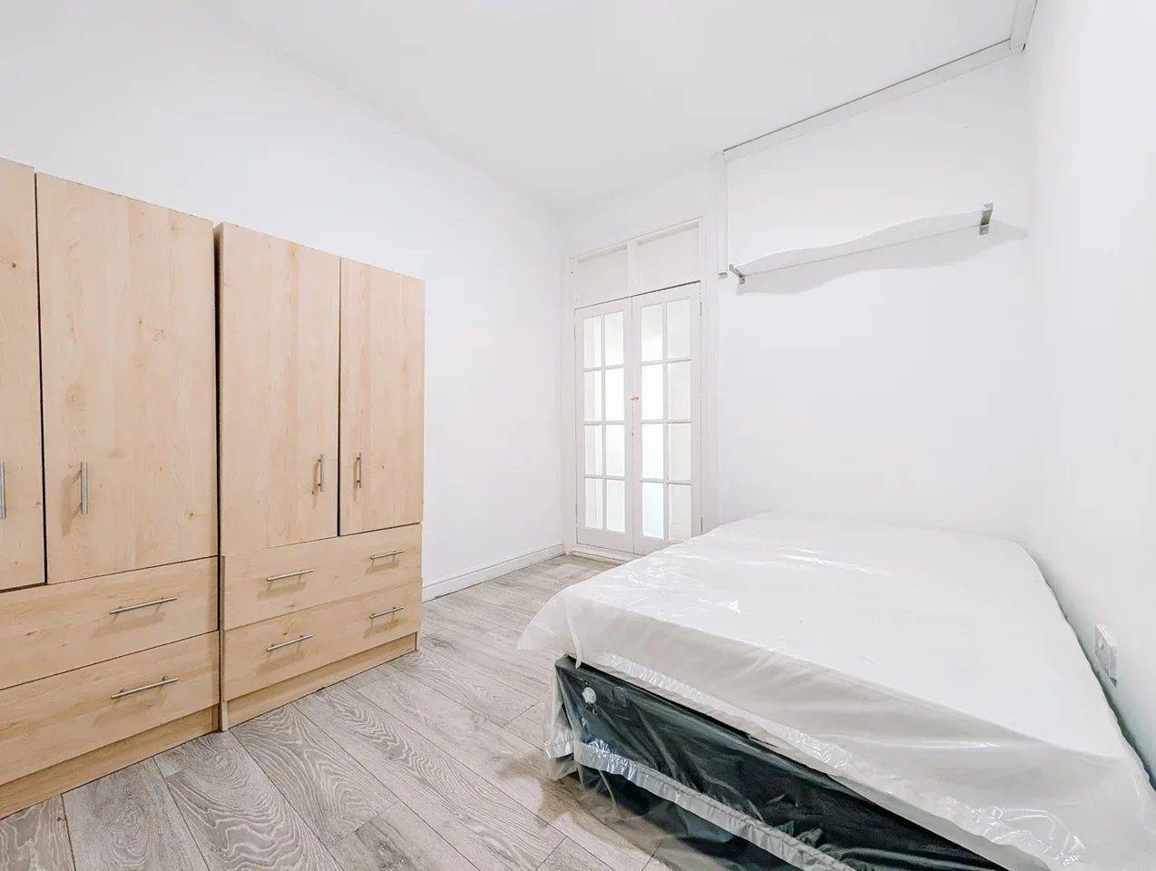 Flat Gladesmore Road in Greater London