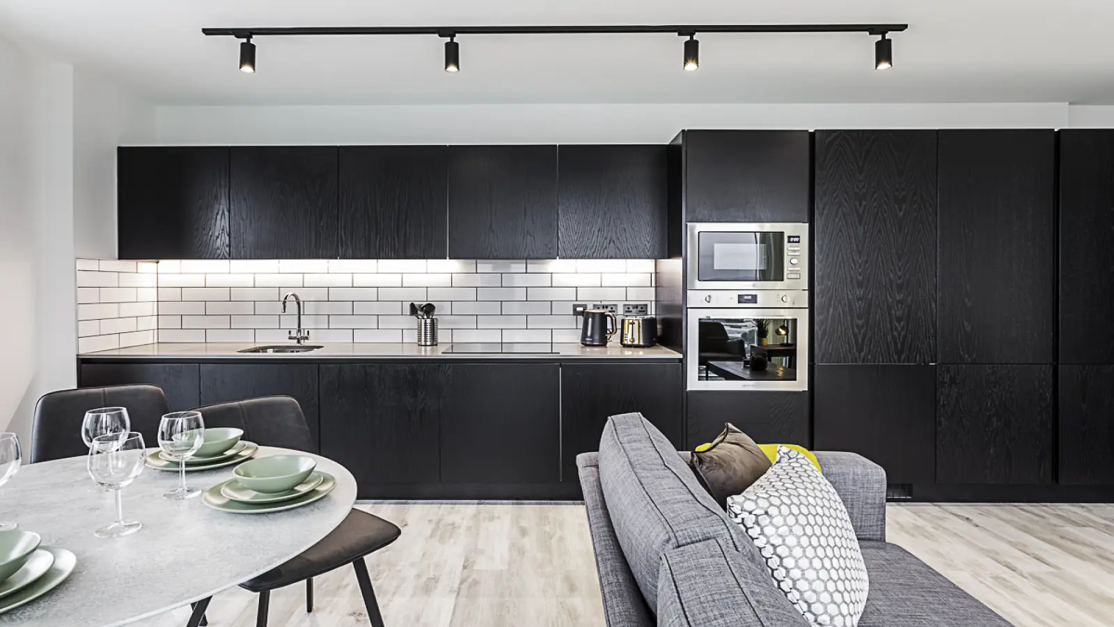 Flat Portal Way in Greater London
