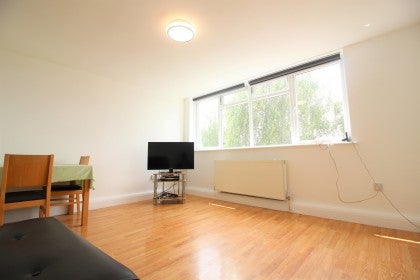 Flat Mountside in Greater London