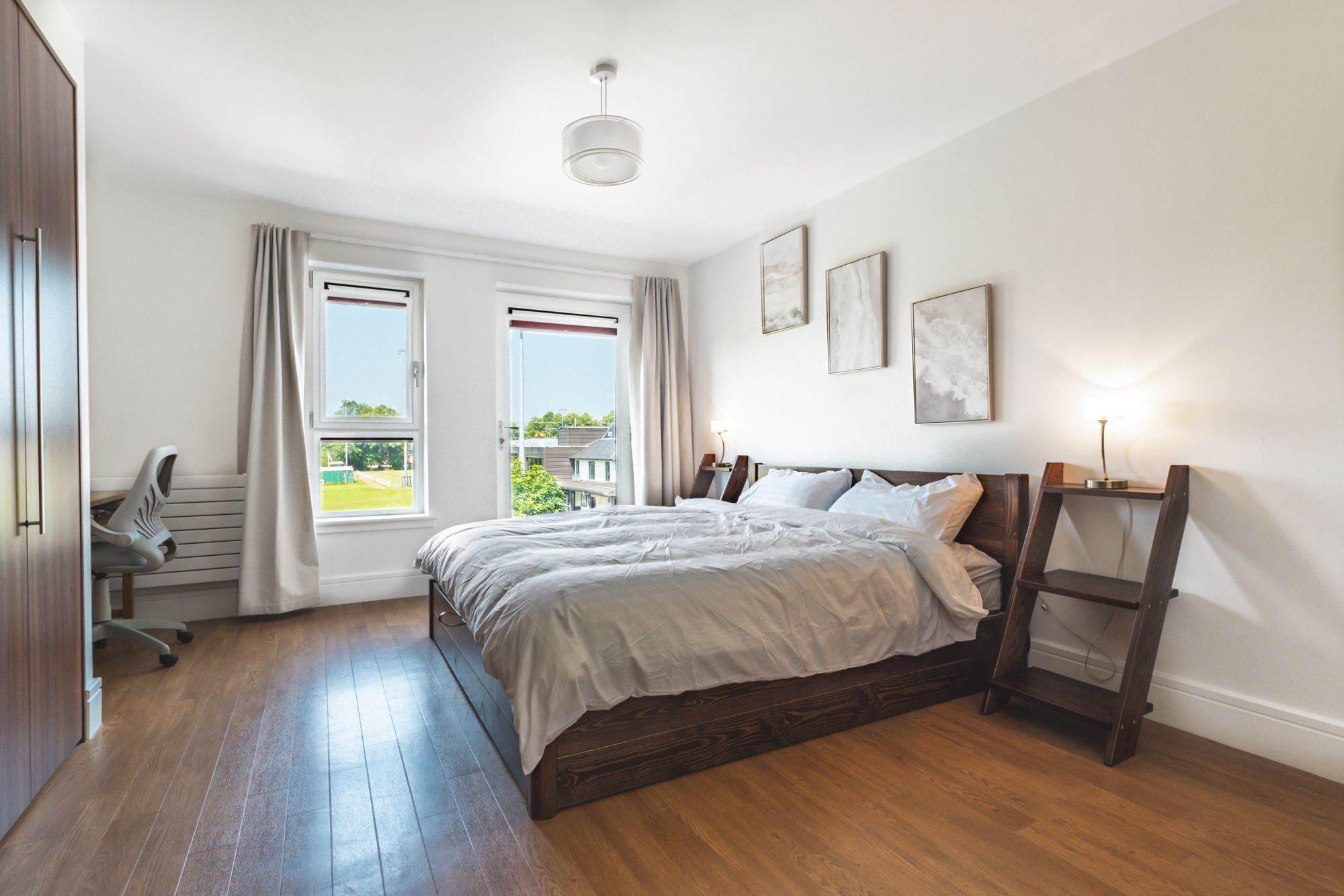 Flat Hughenden Terrace in Glasgow