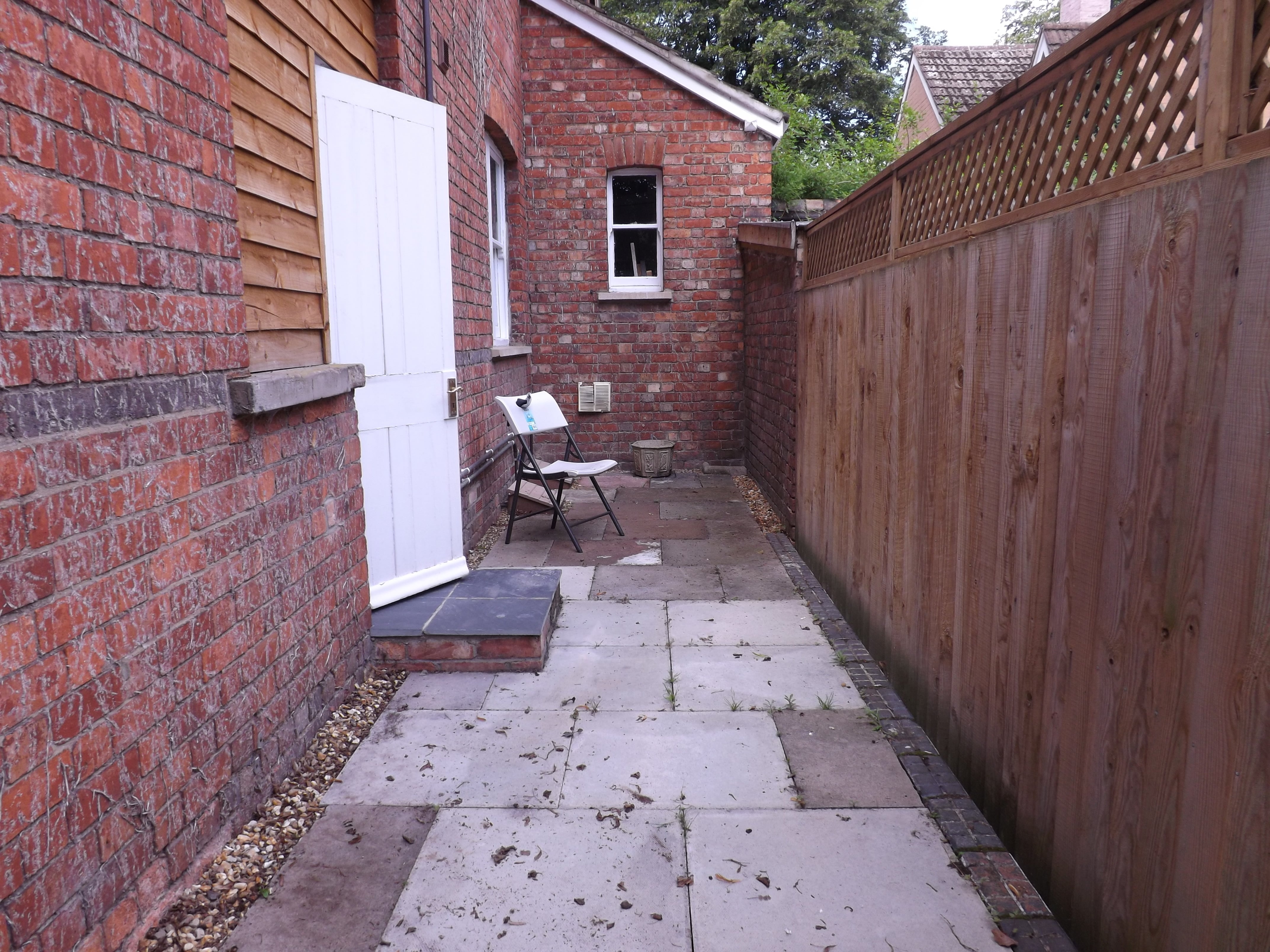 Flat Lansdowne Road in Bedford