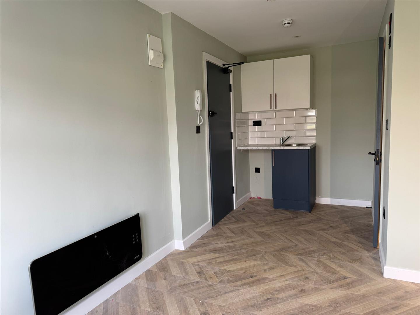 Flat Halton Road in Chadwell St Mary