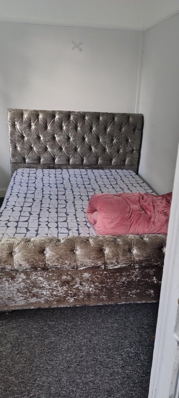 Room Bucklow Avenue in Manchester