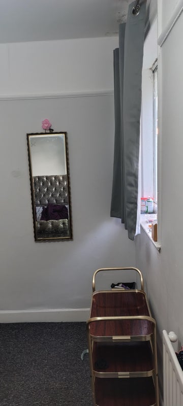 Room Bucklow Avenue in Manchester