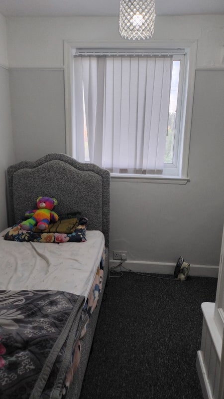 Room Bucklow Avenue in Manchester