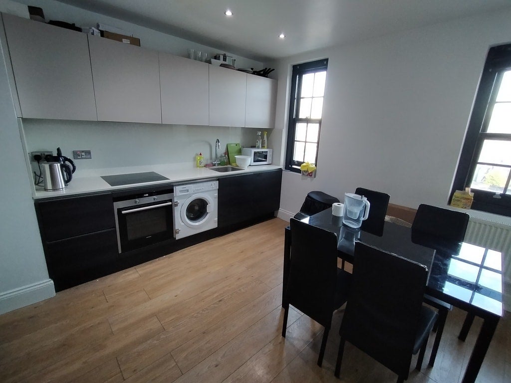 Room Chadbourn Street in Greater London