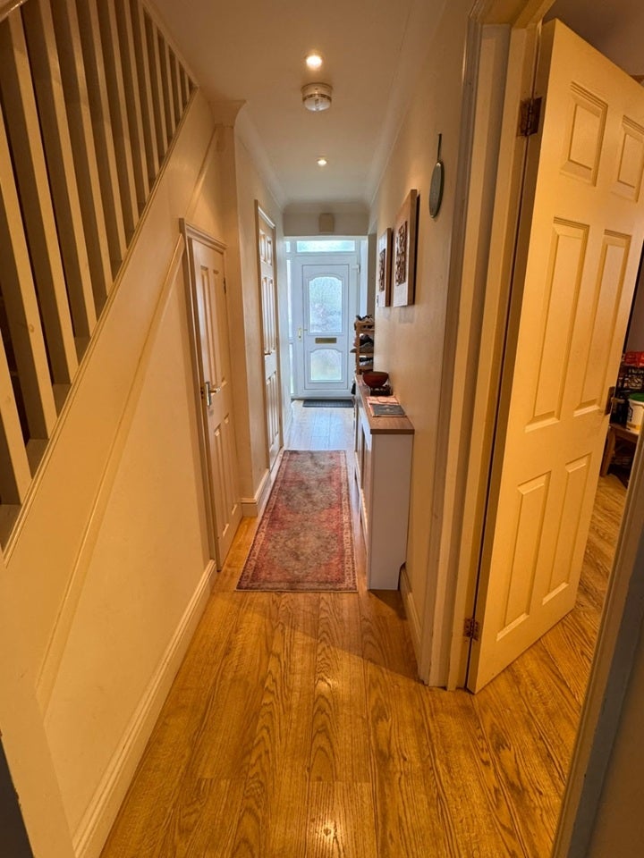 Room Baden Road in Guildford