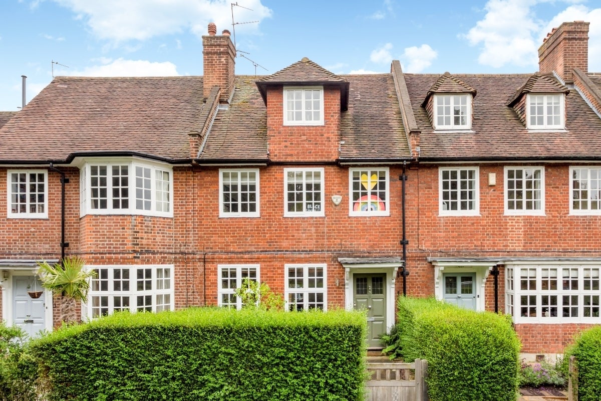House Cranmore Way in Greater London
