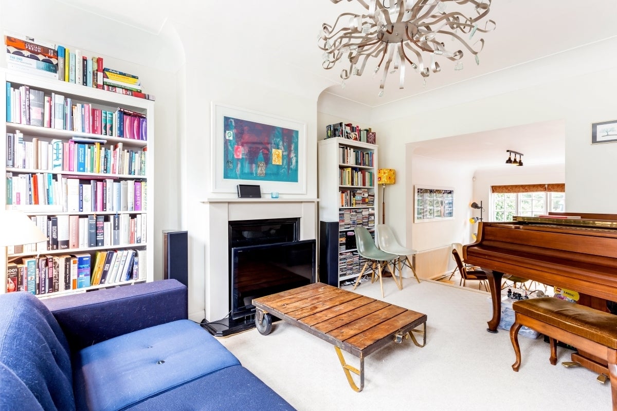 House Cranmore Way in Greater London