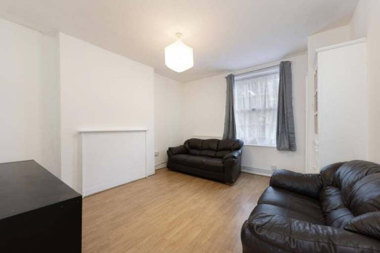 Flat Old Willow Close in Greater London