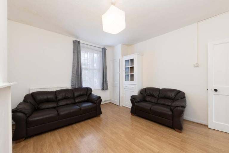 Flat Old Willow Close in Greater London