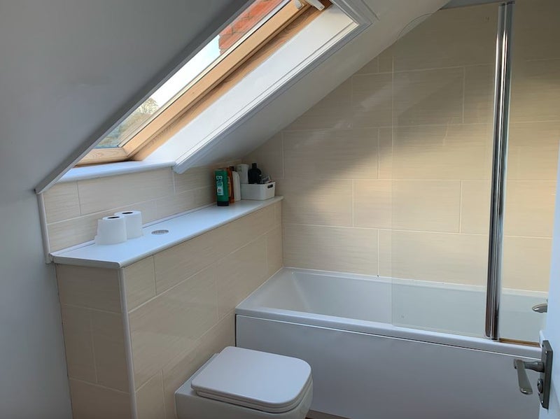 Room Bath Road in Bristol