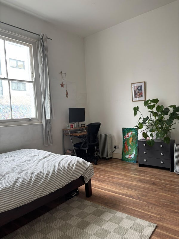 Room Packington Street in Greater London